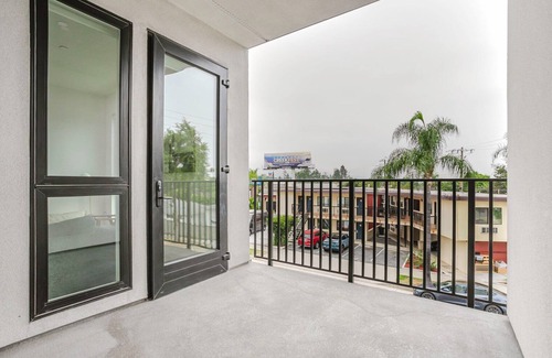 East Pasadena Apartment | Tasteful 1BR w/Gym & Elev, nr Dining & Bars, by Blueground