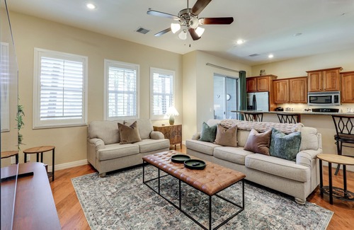 Flagstaff House | Tasteful Flagstaff Townhome w/2 Furnished Decks