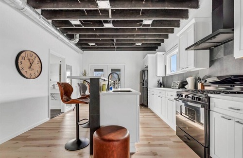 Lakeview House | Tasteful Full Home Dtown Buffalo