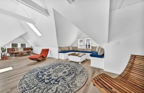 Lakeview House | Tasteful Full Home Dtown Buffalo