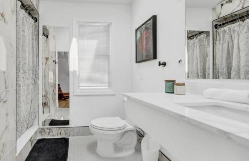 Lakeview House | Tasteful Full Home Dtown Buffalo