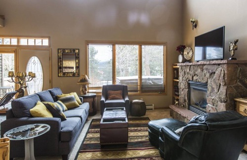 Stanley Hills Condo | Tasteful lofted condo, ideal for couples-private hot tub and mountain views!