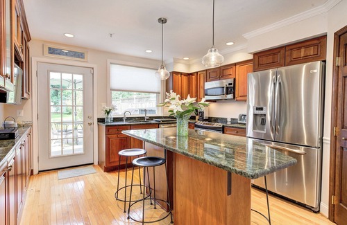 Eastport House | Tastefully decorated fully-equipped Eastport Annapolis house with water views