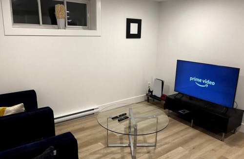 Dieppe Apartment | Tastefully furnished Apartment 5 Mins from Airport