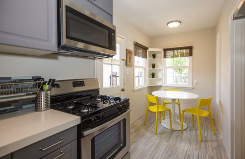 Burbank Apartment | Tastefully redone studio, great location. Single person. Fully equipped