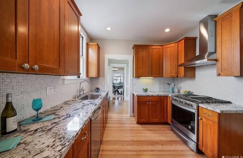 Outer Richmond Apartment | Tastefully remodeled ocean-view flat