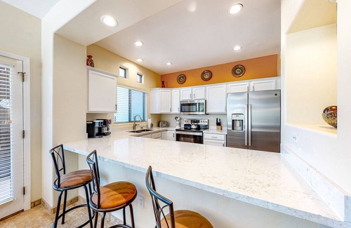 Rancho Vistoso Condo | Tastefully remodeled condo with pool, hot tub & fitness room