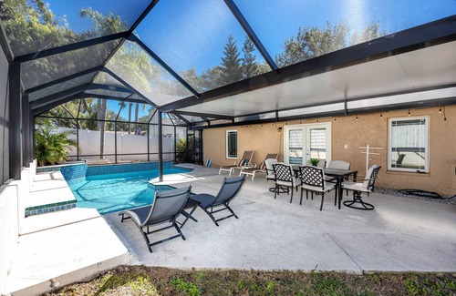 Palm Harbor House | Tastefully updated, Heated Pool, 10 min to Beach!