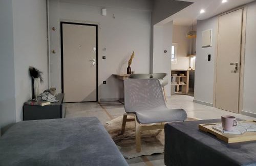 Attiki Apartment | Tatami zen apartment