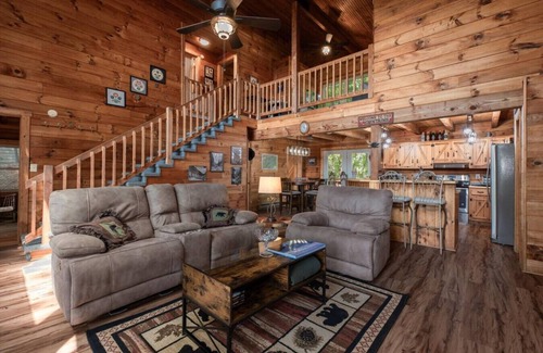 Deep Gap Cabin | Tatra Nest - Powder Horn - Views! Pets ok! Hikers