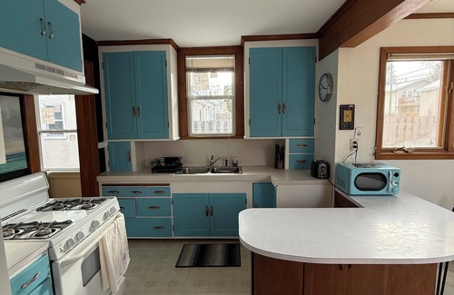 Robbinsdale House | Taurus Rising ~ Entire Home