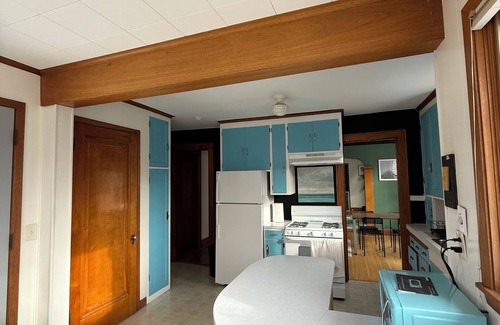 Robbinsdale House | Taurus Rising ~ Entire Home