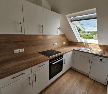 Altengroden Apartment | Tautraum Suite mit Whirlpool und grünem Ausblick