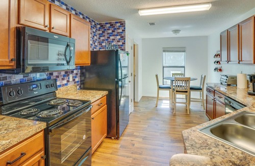 Tavares House | Tavares Retreat w/Covered Patio & Private Yard