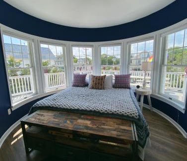 Somers Point Hotel | Tavern on the Bay Hotel - Frank Sinatra Suite