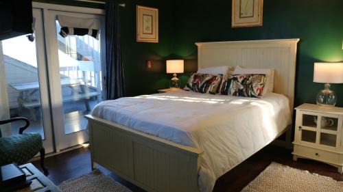 Somers Point Hotel | Tavern On The Bay Hotel - Lucky Luciano Suite