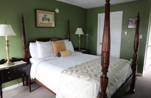 Somers Point Hotel | Tavern on the Bay Hotel - Bugsy Siegel Suite