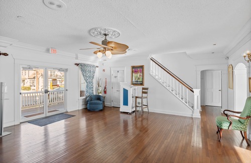Somers Point House | TAVERN ON THE BAY HOTEL- Albert Anastasia Suite