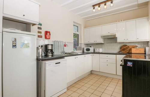 Llwyngwril Cottage | TAWELFAN, pet friendly, country holiday cottage in Llwyngwril