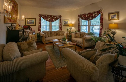 Banner Elk Bed & Breakfast | Taylor House Inn