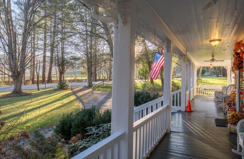Banner Elk Bed & Breakfast | Taylor House Inn