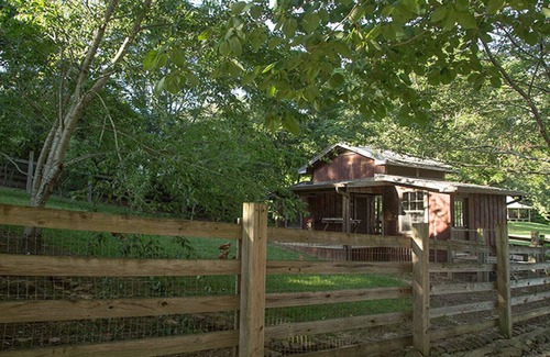 Taylor House | Taylor Inn - Private Rental of this Quaint Five Bedroom Country Inn