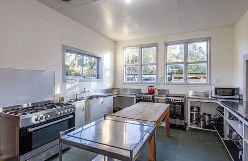 Erua House | Taylor Lodge Adventure Base - Erua Holiday Home