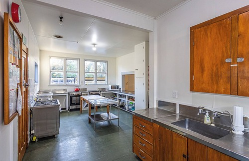 Erua House | Taylor Lodge Adventure Base - Erua Holiday Home