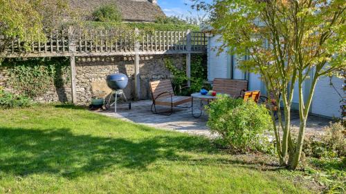 Alvescot House | Taylor's Cottage