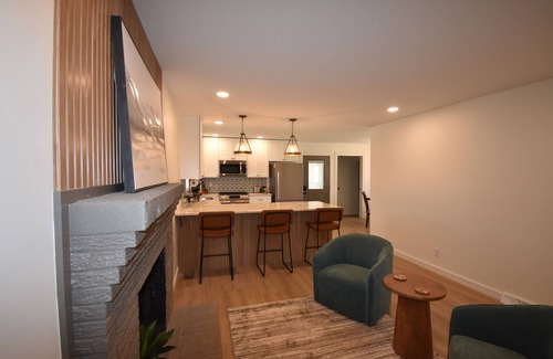 Greenville - Spartanburg House | Taylors - 4BR home King Beds HI Speed WIFI Newly remodeled Open Floorplan