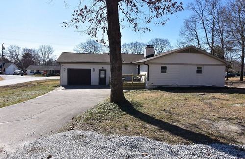Greenville - Spartanburg House | Taylors - 4BR home King Beds HI Speed WIFI Newly remodeled Open Floorplan