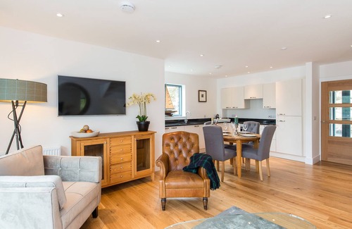 Kenmore House | Taymouth Marina-1 Loch View