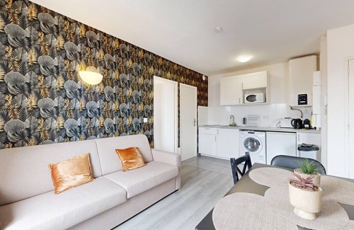 Montreuil Apartment | TBS 140 - Elegantly decorated apartment