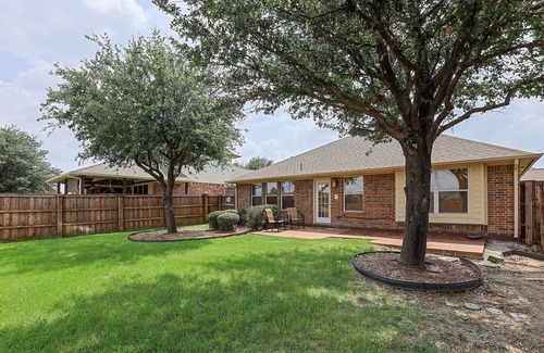 Little Elm House | TCH - 3 Bedroom 2 Bathroom Fully Furnished home in Little Elm - Q