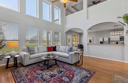 The Colony House | TCH - Spacious 4bd/3.5ba in The Colony w/Workspace