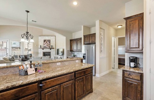 Frisco House | TCH - Spacious 4bd/3ba home in Frisco with Office