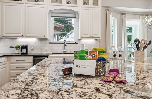Fort Worth House | TCH -Spacious 4bd/4ba home in Fort Worth with Pool