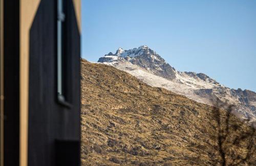 Frankton House | Te Awa Villa Queenstown