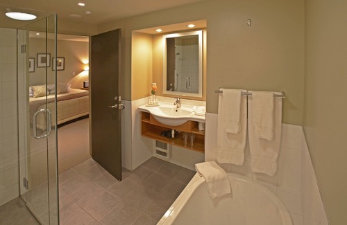 Fox Glacier Cabin | Te Weheka Hotel Fox Glacier