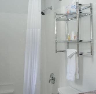 Lake George Resort | Tea Island Resort