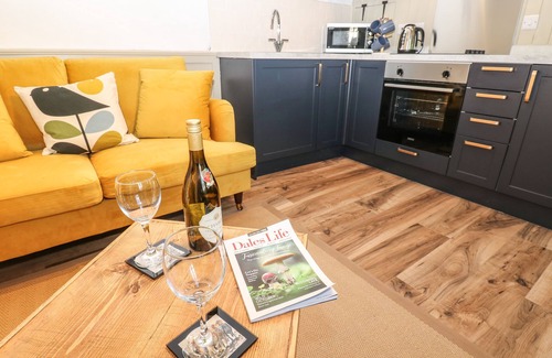 Middleham House | TEAL COTTAGE, pet friendly in Middleham