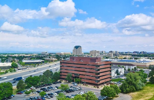 Greenwood Village House | Techscape Haven: Short Drive to Elitch Gardens. FREE Parking, Swimming Pool!