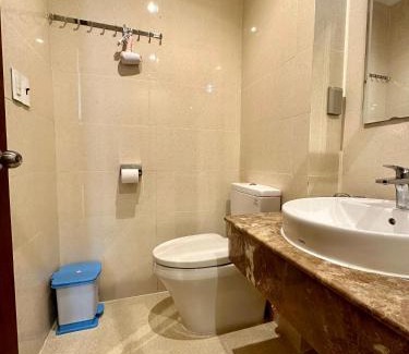 Tan Binh Apartment | Teddy Apartment at Sky Center Luxury