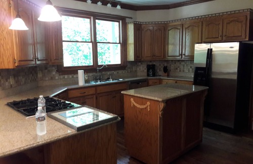 Seneca House | Tee House on BEAUTIFUL Lake Keowee