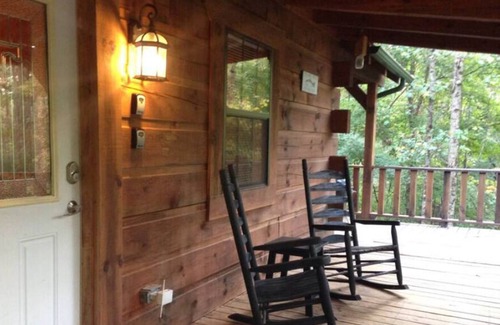 Tellico Plains Cabin | Tellico Cabins, Angler cabin with Hot Tub