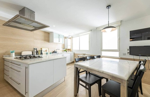 Montolivet Apartment | Temporary Housing with Incredible Views