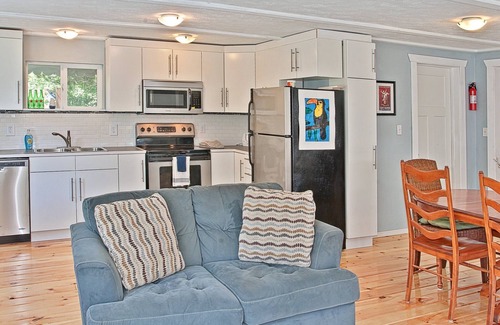 Oyehut-Hogans Corner Cottage | Ten Pines Cottage, Ocean Shores, WA