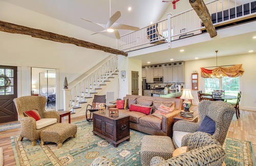 Belvidere House | Tennessee Farmhouse Retreat w/Wraparound Deck!