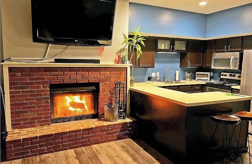 Plymouth House | Tenney Hideaway - Near Ice Castles, Skiing, Natl Forest, PSU, Lakes, & Weddings!