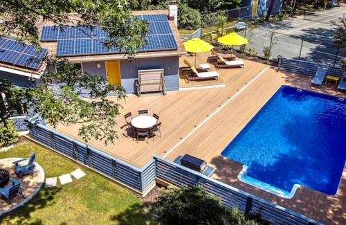 East Quogue House | Tennis, Pool & Garden Compound with guest House:Hamptons Retreat